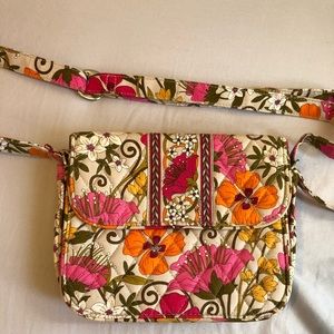 Cute Vera Bradley Cross body bag